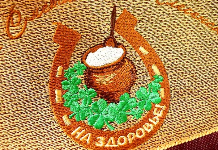 Вышивка на форме продавцов Вышивка на форме продавцов